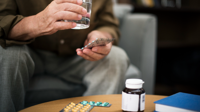 Uống thuốc huyết áp cả đời: Sự thật dễ sợ hơn là tự ý bỏ thuốc 1