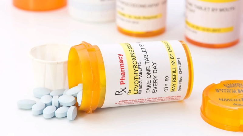 Uống thuốc tuyến giáp có hại gan không? Mỗi nhóm thuốc tuyến giáp có nguy cơ ảnh hưởng đến gan khác nhau