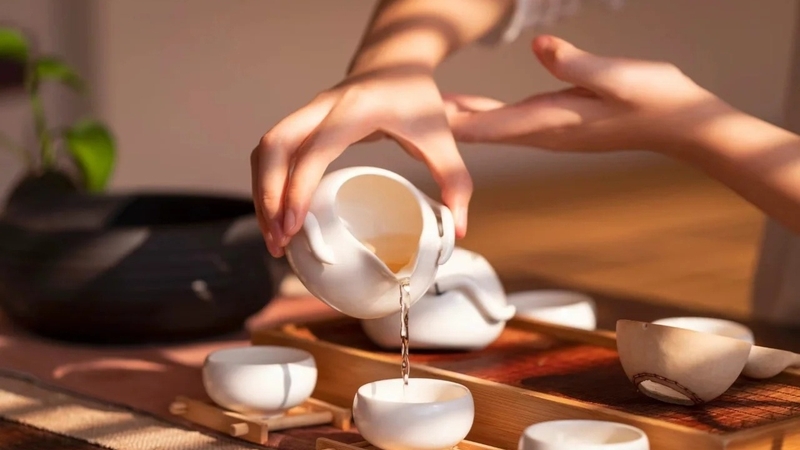 Trà hoa mẫu đơn có thể uống nóng hay lạnh đều được