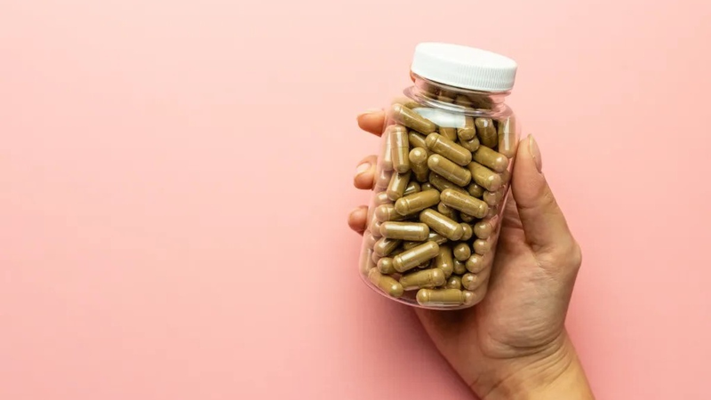 Uống vitamin có hại gan không? Không nên dùng vitamin nào nhiều? 2