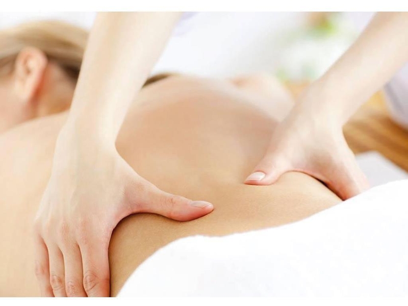 Ưu thế của  xoa bóp bấm huyệt chữa gai cột sống so với các phương pháp truyền thống 2