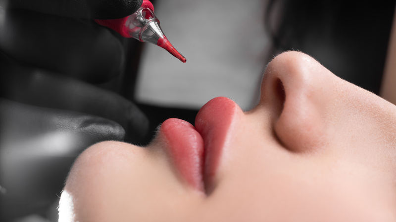 Ưu và nhược điểm của phun môi không ủ tê? Những chú ý sau khi phun môi 2