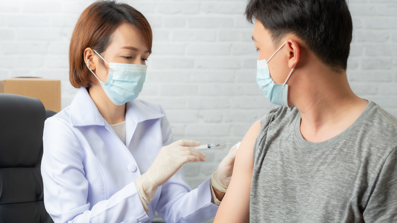 Tại Tiêm chủng Long Châu, giá tiêm đã bao gồm khám, tư vấn và theo dõi, không phát sinh thêm phí