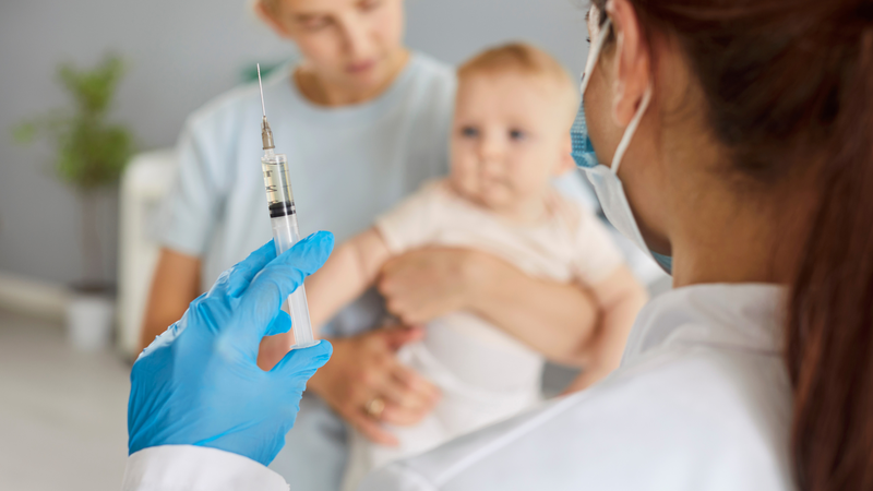 Vắc xin phối hợp 4 trong 1 giúp cơ thể tạo miễn dịch đồng thời với cả bốn bệnh chỉ trong một mũi tiêm