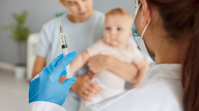 Vắc xin sởi tiêm khi nào là vấn đề cha mẹ nên tìm hiểu để chủ động tiêm chủng cho trẻ