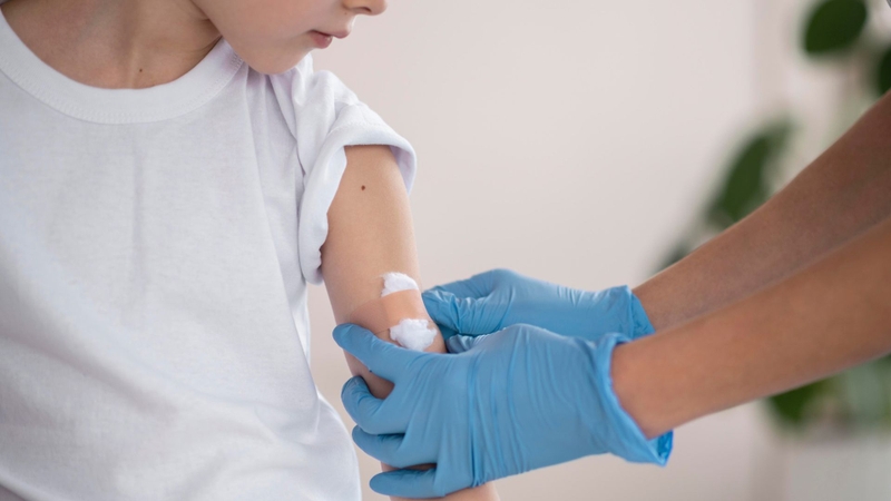 Tiêm vắc xin không đồng nghĩa phòng mọi nguyên nhân gây tay chân miệng