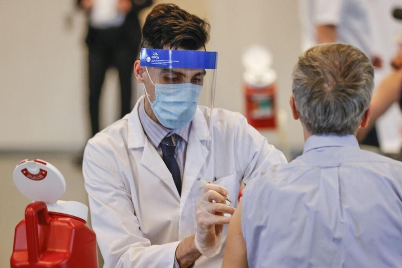 Vaccine là gì? Những loại vaccine cho người cao tuổi 2