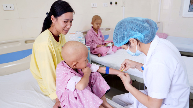 Cha mẹ luôn là người mà trẻ bệnh ung thư tin tưởng