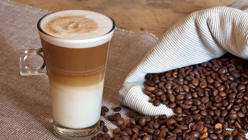 Lượng calo trong Vanilla Latte phụ thuộc nhiều vào loại sữa và syrup được sử dụng