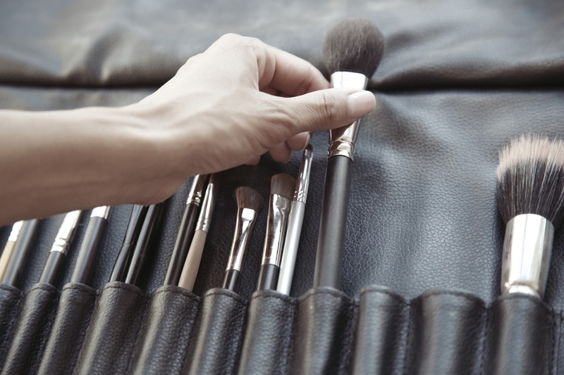 Có cần vệ sinh cọ trang điểm mới mua hay không 1