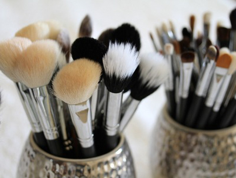 Có cần vệ sinh cọ trang điểm mới mua hay không 3