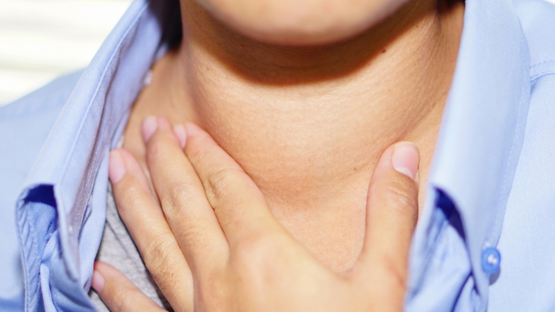 Vết mổ bướu cổ bao lâu mới lành? Chăm sóc người bệnh sau mổ bướu cổ 1