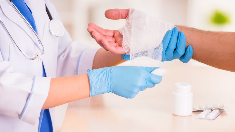 Dù vết thương nhỏ hay lớn, nếu xử lý không đúng, vẫn có thể gây hậu quả nghiêm trọng