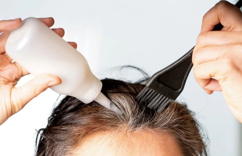 Vì sao 40 tuổi tóc bạc trắng? Giải pháp cho tình trạng này 3