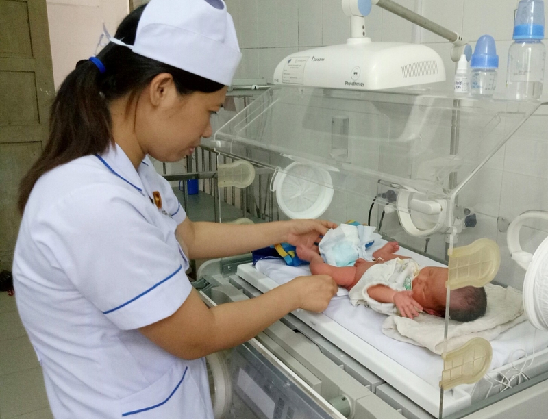 Vì sao cần đặt ống thông dạ dày cho trẻ sơ sinh? Cách chăm sóc trẻ khi đặt ống 3