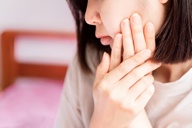 Vì sao chúng ta cảm thấy khó nuốt nước bọt?-1