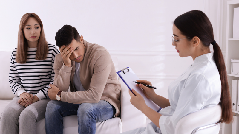 Vì sao đàn ông tuổi trung niên cần tiêm vắc xin HPV? 1