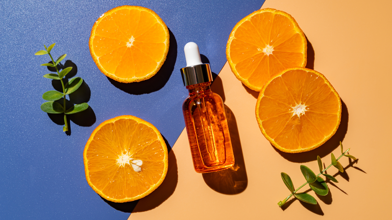 Vì sao dùng serum vitamin C hàng ngày mà da vẫn sạm đen? 3
