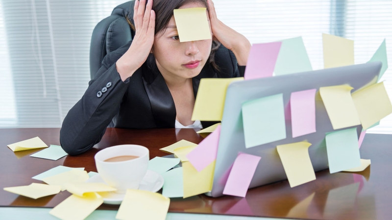 Căng thẳng kéo dài có thể tác động trực tiếp và gián tiếp đến huyết áp