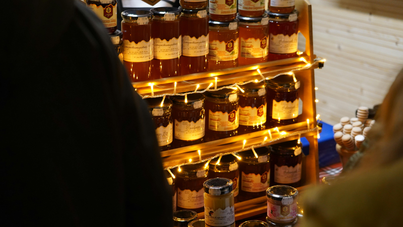 Mật ong đóng đường là hiện tượng tự nhiên