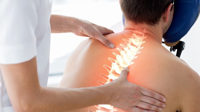 Vì sao ngồi xuống đứng dậy bị đau lưng? 4