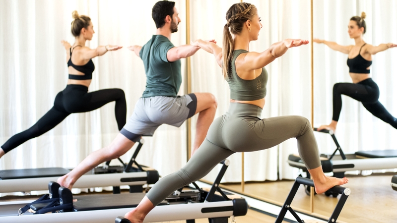 Vì sao ngồi xuống đứng dậy bị đau lưng? 3