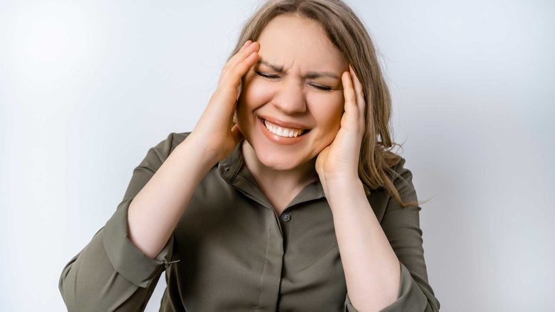 Nhổ răng khôn bị đau thái dương là tình trạng phổ biến sau khi thực hiện thủ thuật