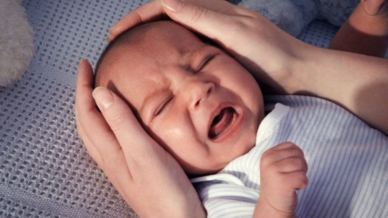 Vì sao thiếu canxi trẻ khóc đêm nhiều? 1