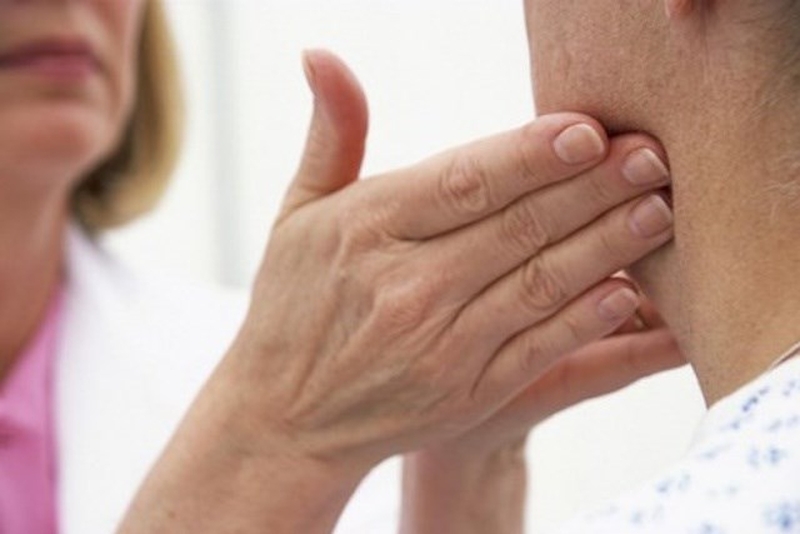 Viêm amidan nổi hạch có nguy hiểm không?