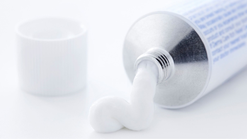 Điều trị viêm da cơ địa bằng thuốc bôi