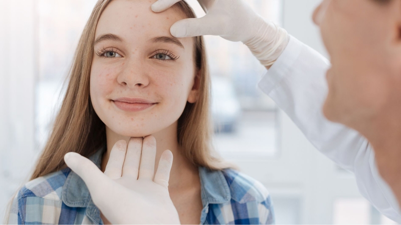 Tuân thủ đúng phác đồ điều trị giúp nâng cao hiệu quả kiểm soát viêm da cơ địa