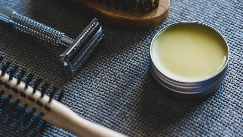 Dùng chung dụng cụ cạo râu có thể làm tăng nguy cơ lây truyền virus viêm gan B