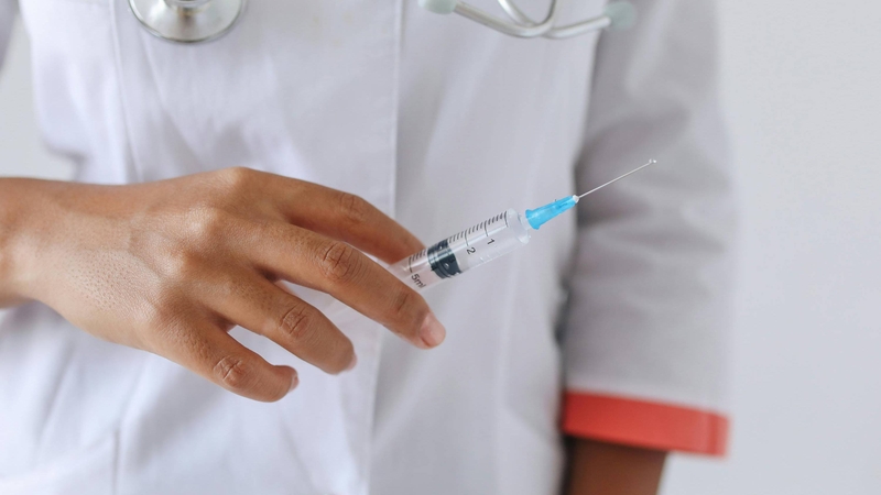 Nhân viên y tế có nguy cơ phơi nhiễm cao nếu không tuân thủ các biện pháp phòng hộ