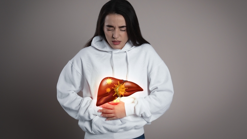 Viêm gan C có thể tự khỏi ở giai đoạn đầu, nhưng đa số sẽ thành mạn tính