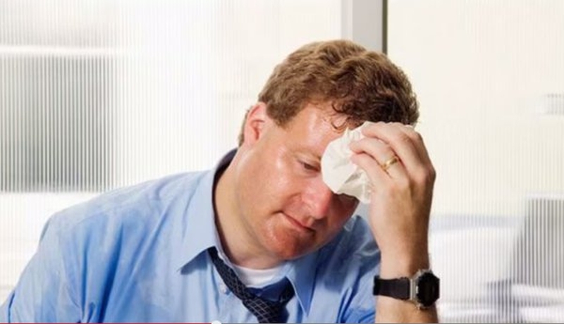 Viêm họng ra mồ hôi quá nhiều có phải viêm phổi?3