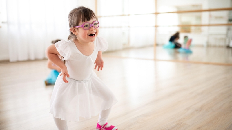 rẻ có thể bị chậm phát triển trí tuệ, rối loạn hành vi, sa sút trí nhớ hoặc rối loạn ngôn ngữ sau giai đoạn cấp