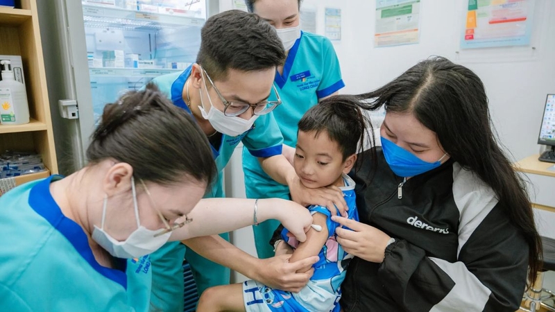 Số mũi tiêm viêm não mô cầu phụ thuộc vào loại vắc xin và độ tuổi