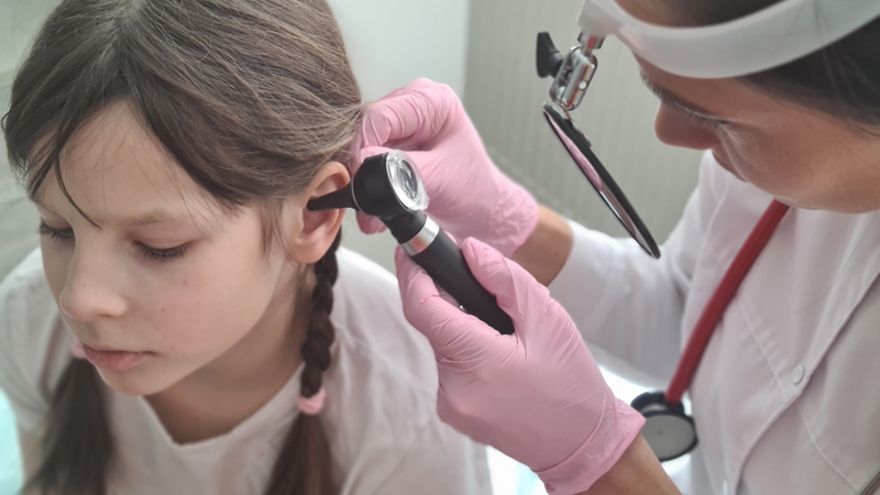 Viêm tai giữa mạn tính mủ và những triệu chứng điển hình là gì?4