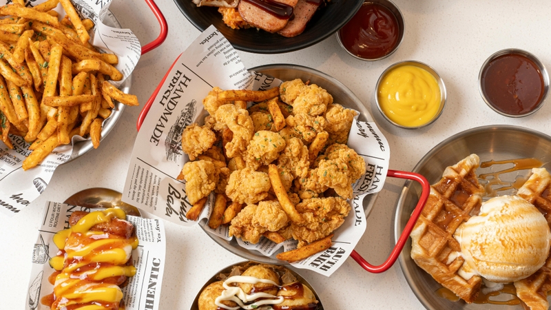 Tiêu thụ thường xuyên thức ăn nhiều dầu mỡ là nguyên nhân gây viêm thực quản trào ngược độ A