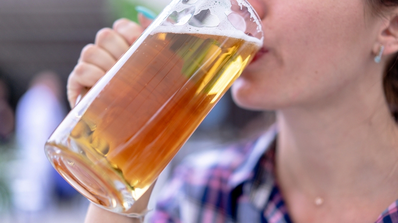 Người  sử dụng rượu bia, cà phê có nguy cơ mắc viêm thực quản trào ngược độ A