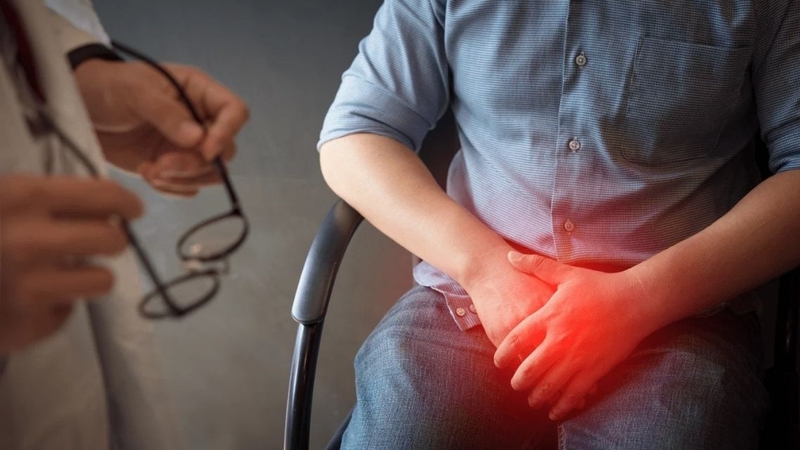 Đau tinh hoàn đột ngột, dữ dội cần được khám ngay để loại trừ xoắn tinh hoàn