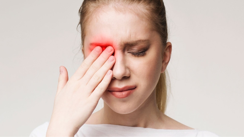 Một số bệnh lý về mắt có thể khiến người bệnh không phù hợp để mổ viễn thị
