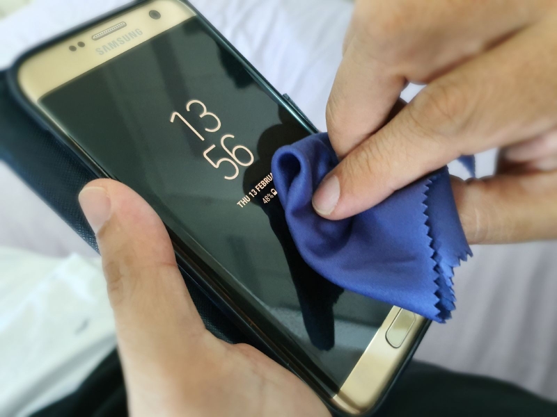 Virus corona chủng mới có thể sống đến 96 tiếng trên màn hình điện thoại 3