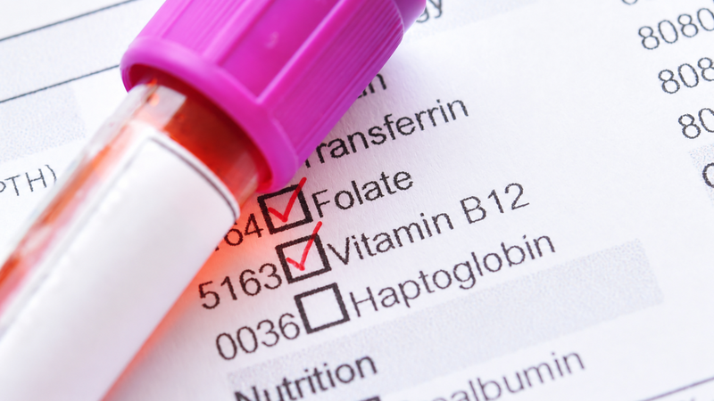 Xét nghiệm vitamin B12 và folate giúp phát hiện tình trạng thiếu hụt vitamin