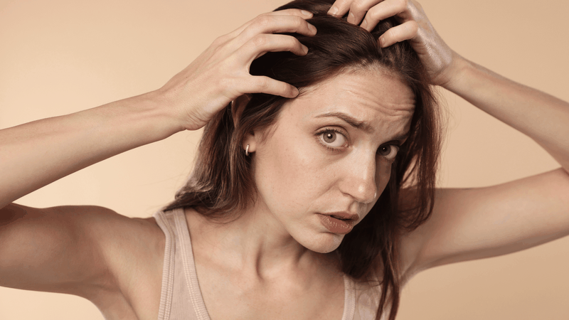 Bổ sung Vitamin E giúp cải thiện tuần hoàn da đầu và nuôi dưỡng nang tóc khỏe mạnh hơn