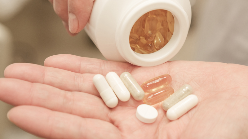 Cần đặc biệt thận trọng và tham khảo ý kiến bác sĩ khi bổ sung viên uống vitamin E