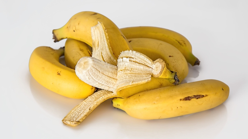 Vỏ chuối chứa nhiều dưỡng chất như vitamin A, vitamin C cùng một số hợp chất chống oxy hóa