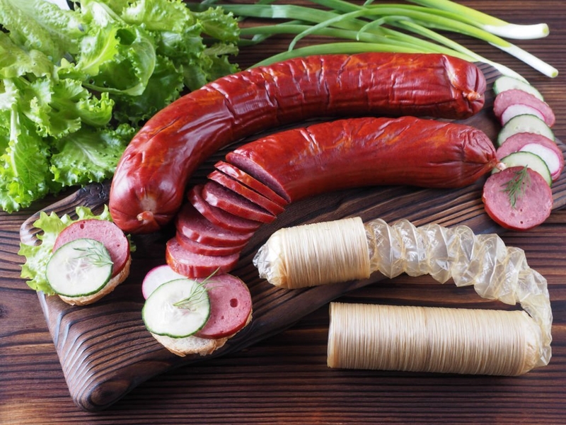 Giải đáp vỏ xúc xích được làm từ nguyên liệu gì 1