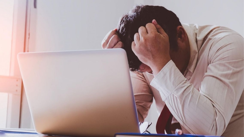 Mất động lực, mệt mỏi và khó tập trung là những dấu hiệu thường gặp của Work Depression
