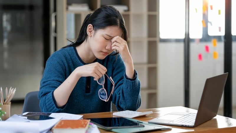 Áp lực công việc kéo dài có thể ảnh hưởng nghiêm trọng đến sức khỏe tinh thần